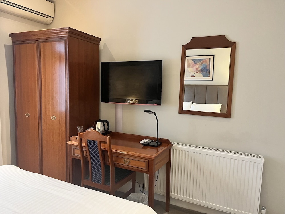 Staunton Hotel 54/65