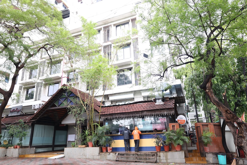 HOTEL HERITAGE 2001 4/26