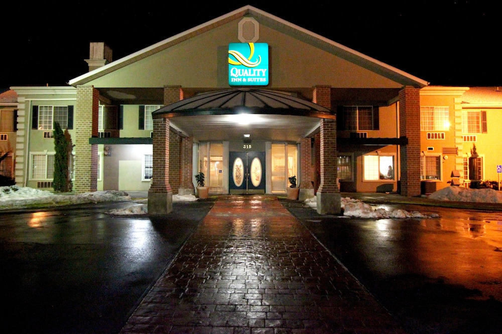 Quality Inn and Suites Airport West 4/57