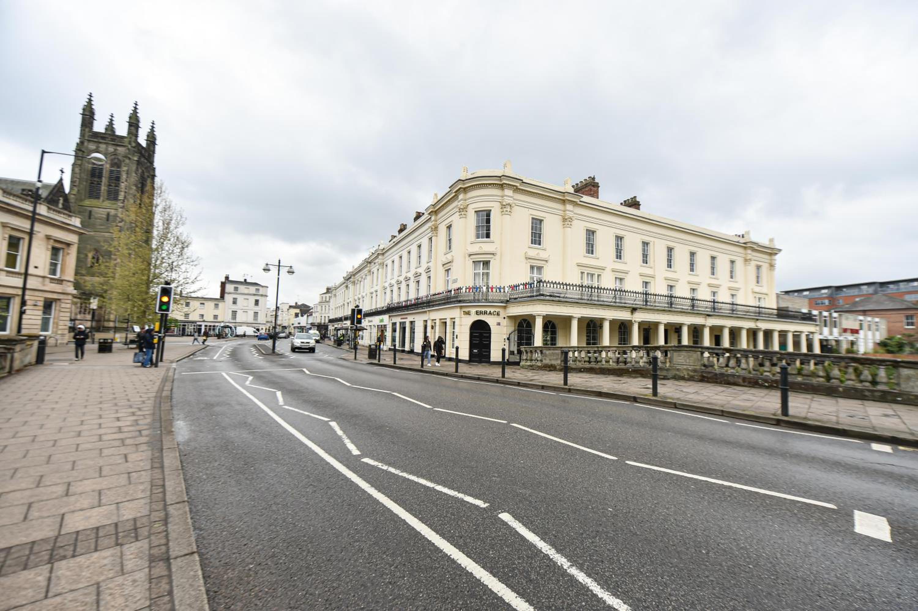Victoria Colonnade ApartHotel 18/19