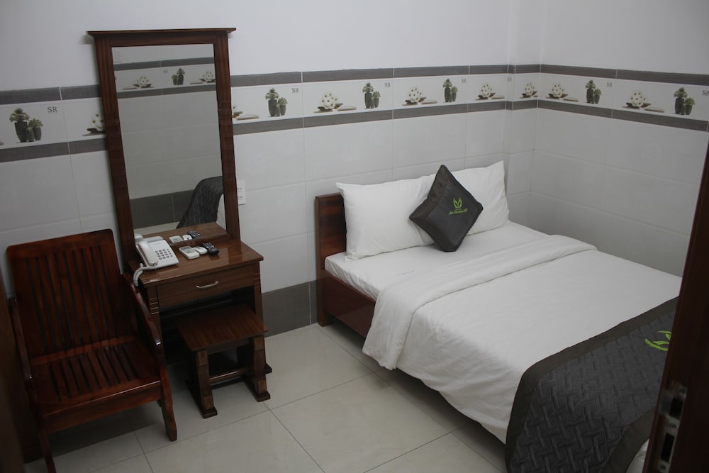 ROOM, DOUBLE BED