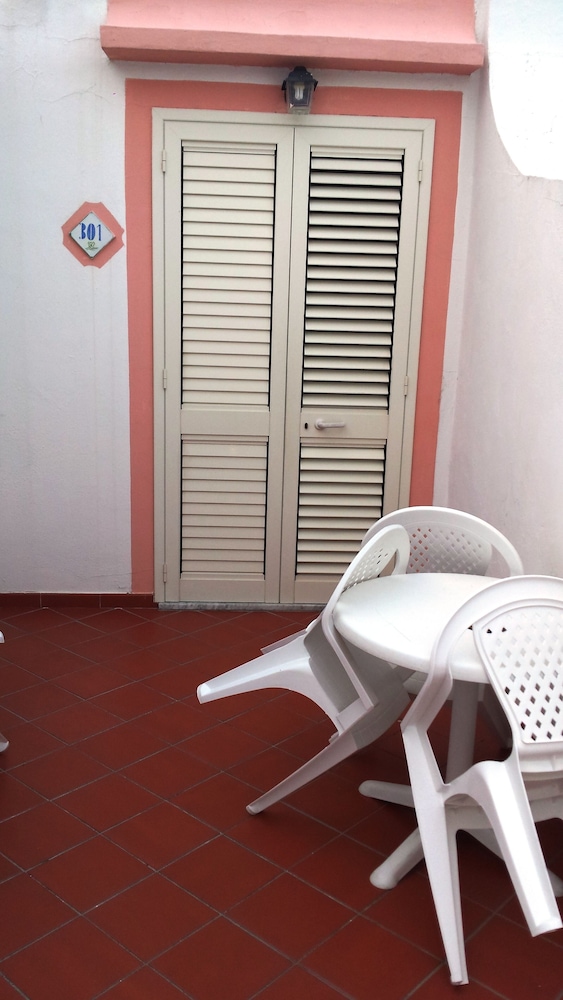 HOTEL CASTIGLIONE 38/74