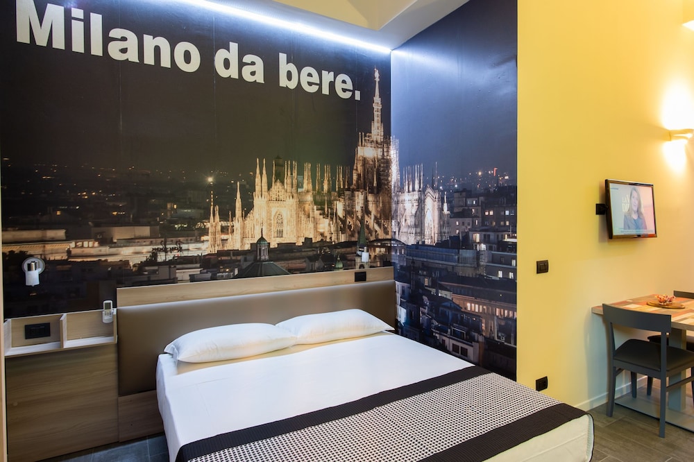 BUSINESS, STUDIO, QUEEN BED, SOFA