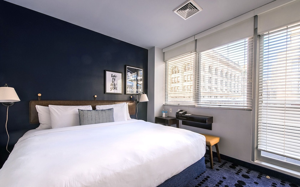 Hotel 373 20/47