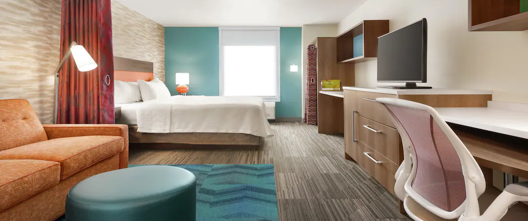 Studio, Queen Bed