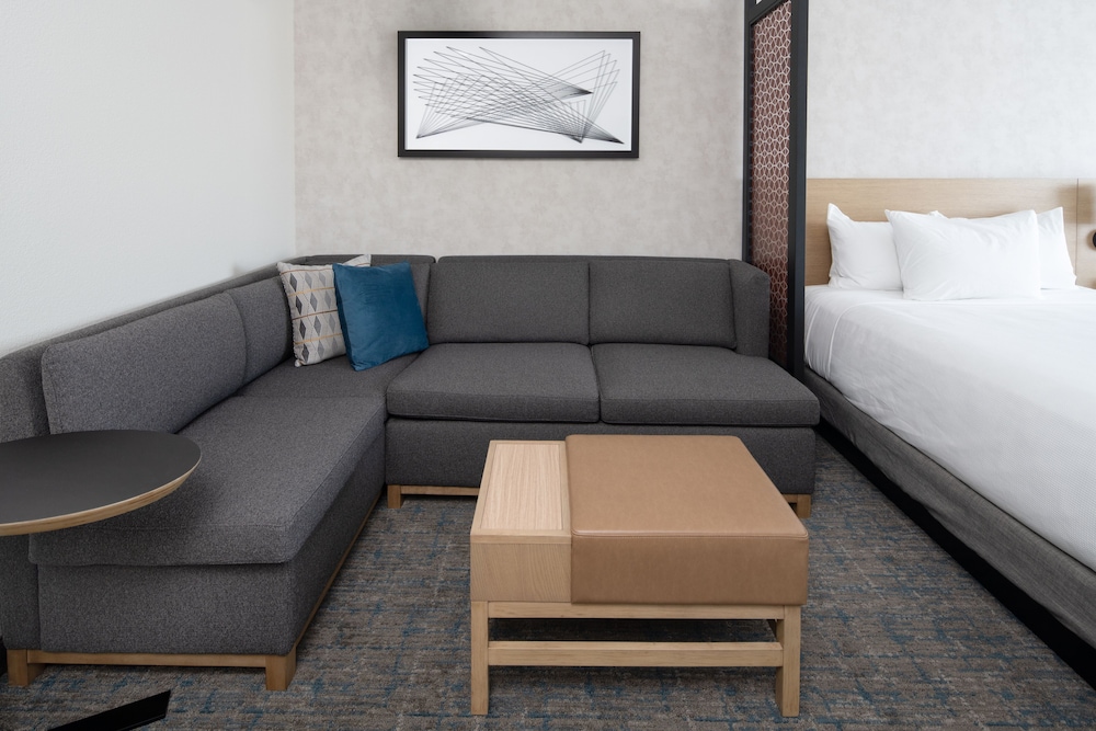 Hyatt Place Bakersfield 28/46