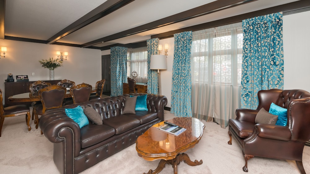 Scenic Hotel Cotswold 36/69