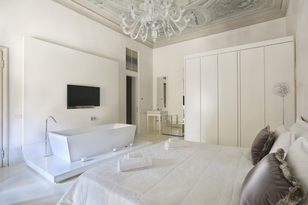 Luxury Apartment in Central Florence 16/50