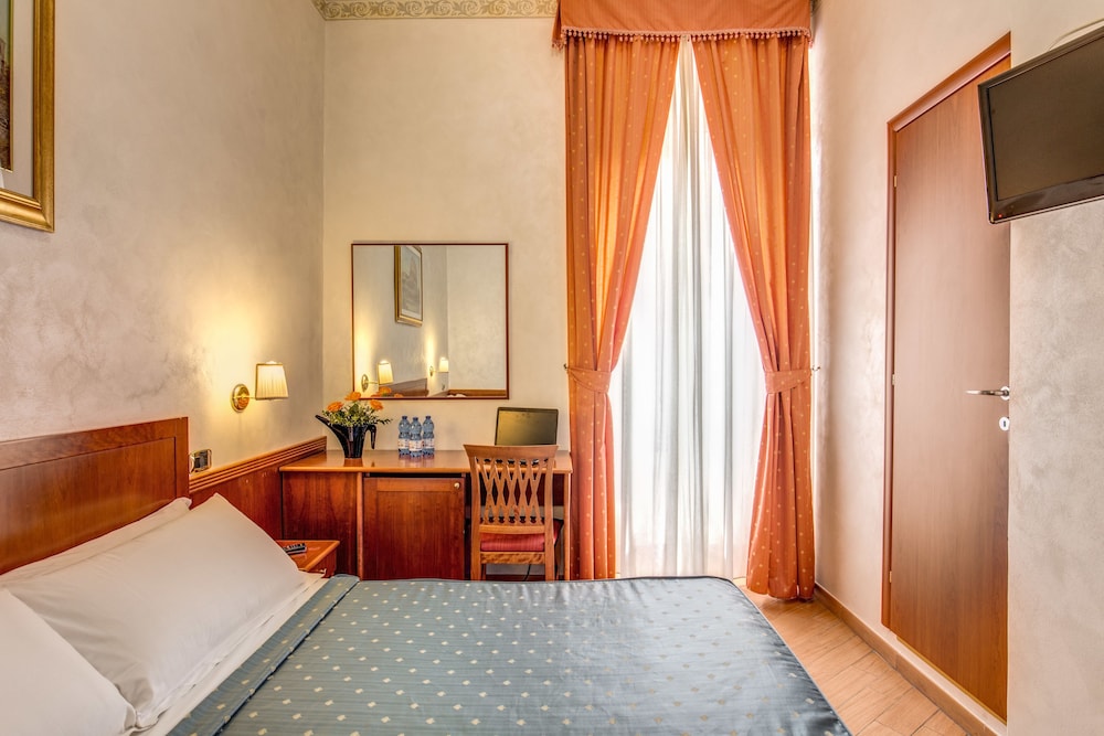 Adas Hotel 25/80