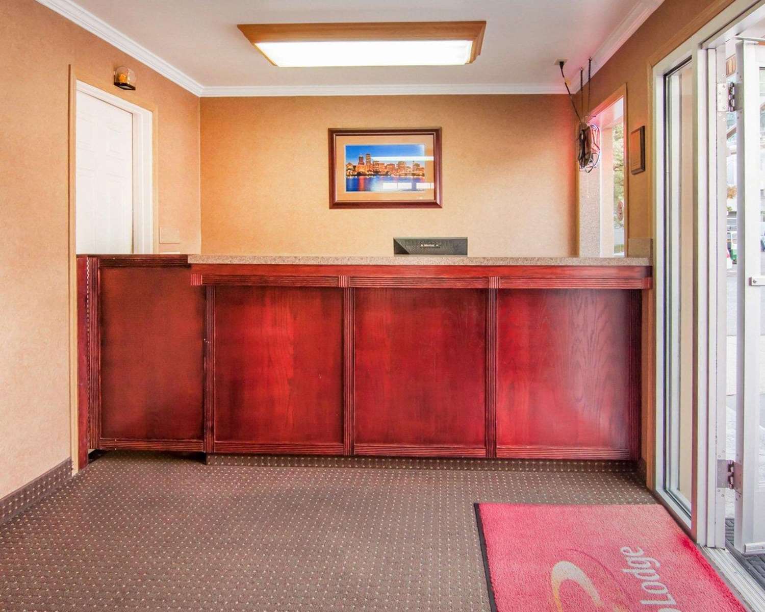 Econo Lodge Portland Downtown, OR 4/12