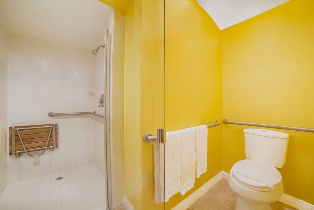 El Patio Inn Studio City 55/59