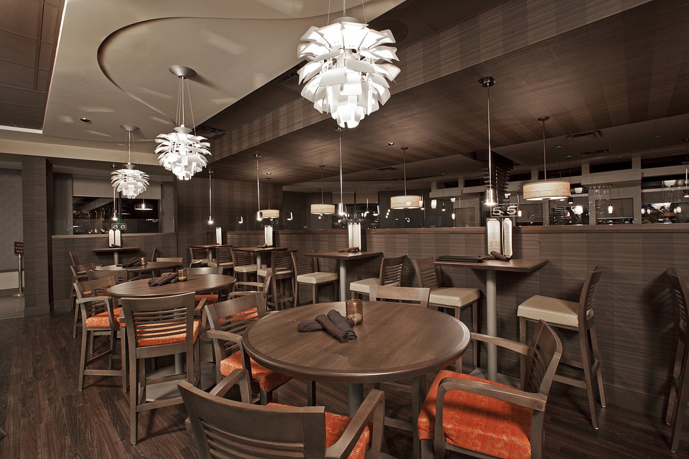 Holiday Inn Suites Windsor Ambassador Bridge 47/72