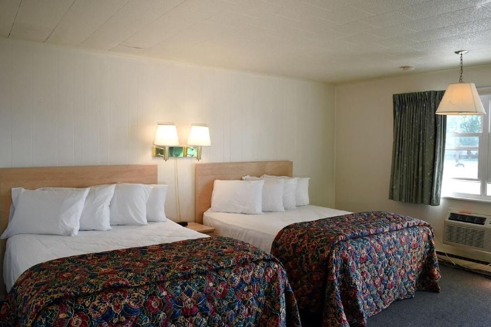 Birchwood Inn 4/24