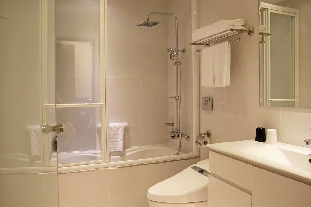 CAPITAL HOTEL SONGSHAN 32/35