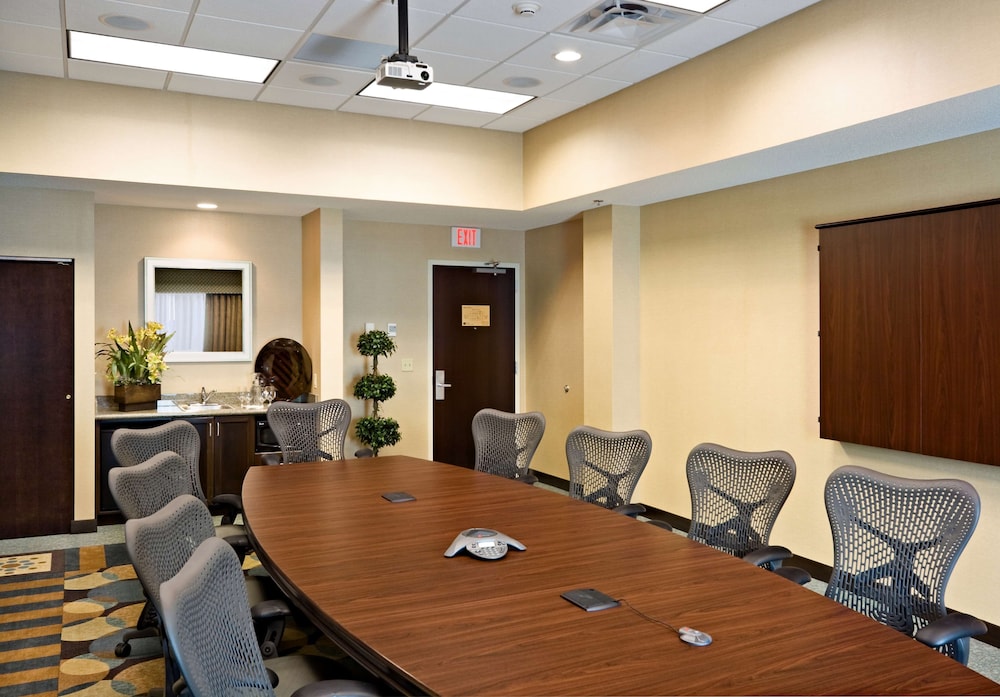 Hilton Garden Inn Mankato Downtown 32/36