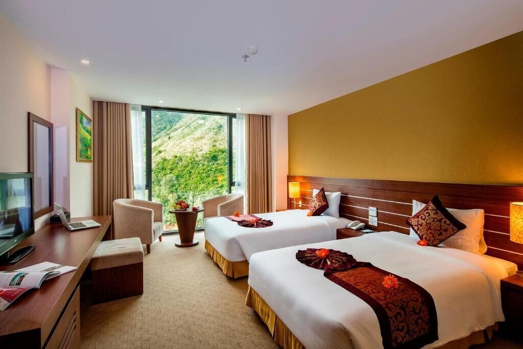 DELUXE, TWIN BEDS, MOUNTAIN VIEW