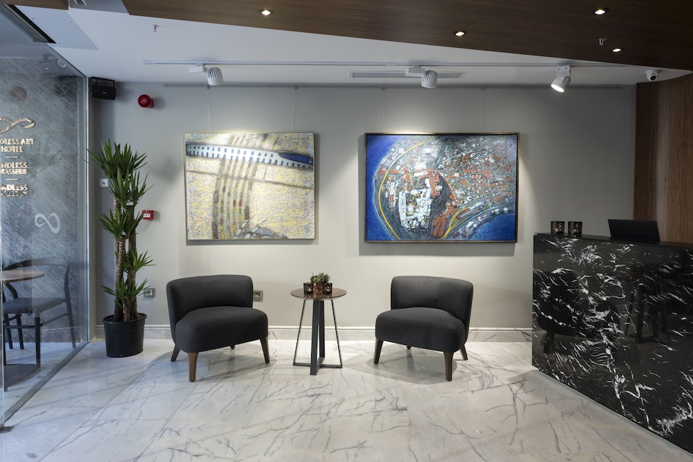 Endless Art Hotel 44/63