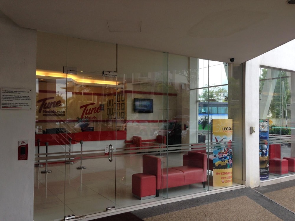 Tune Hotel Danga Bay 10/46