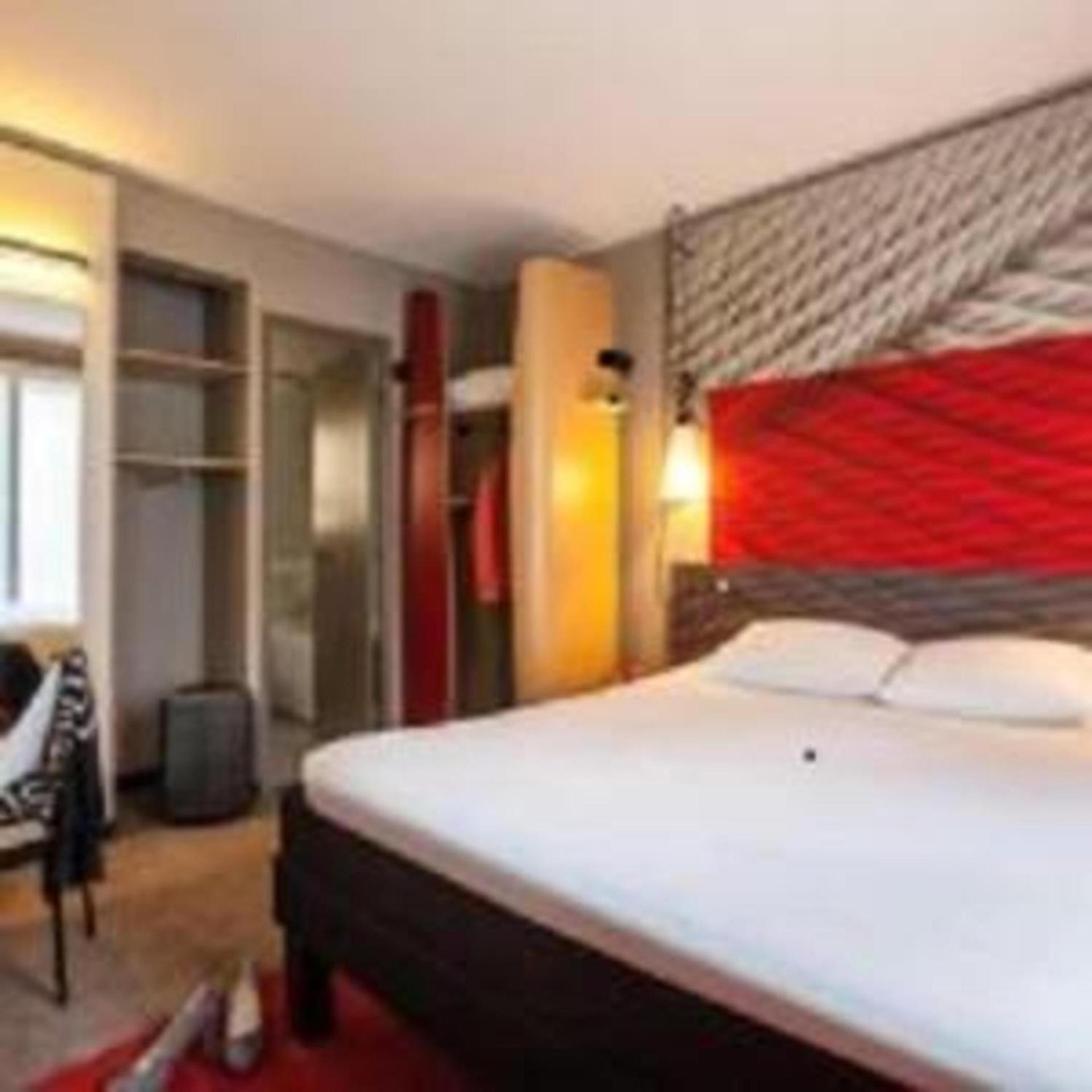 Room, Double Bed