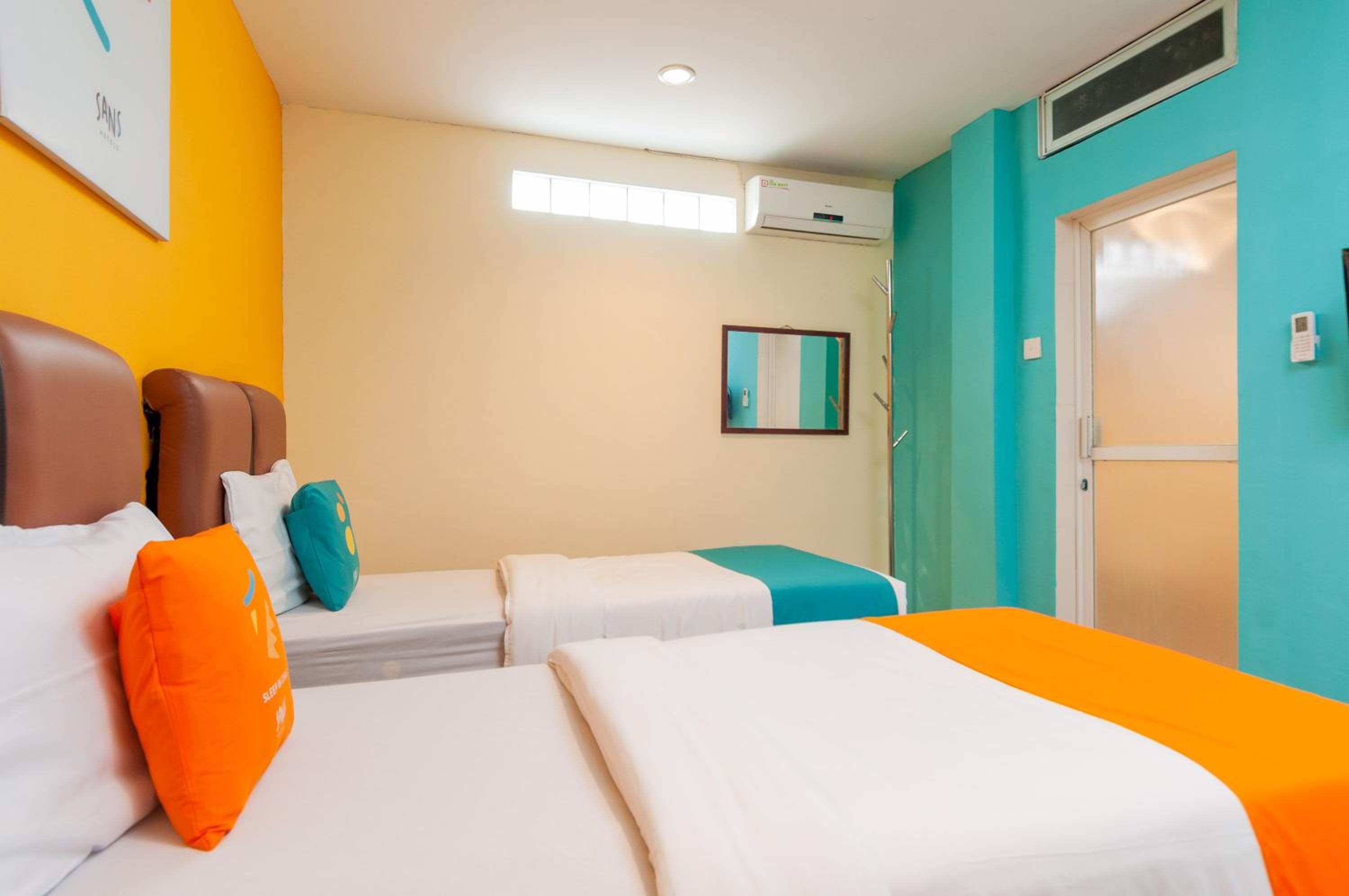 Sans Hotel Finest Medan 28/68