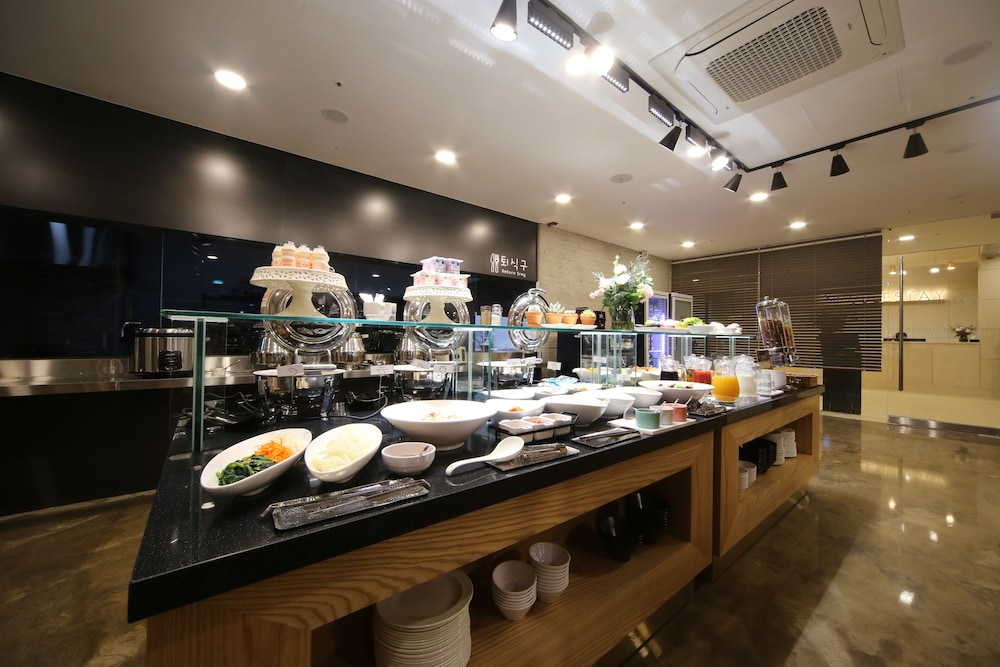 Noblestay Hotel 40/50