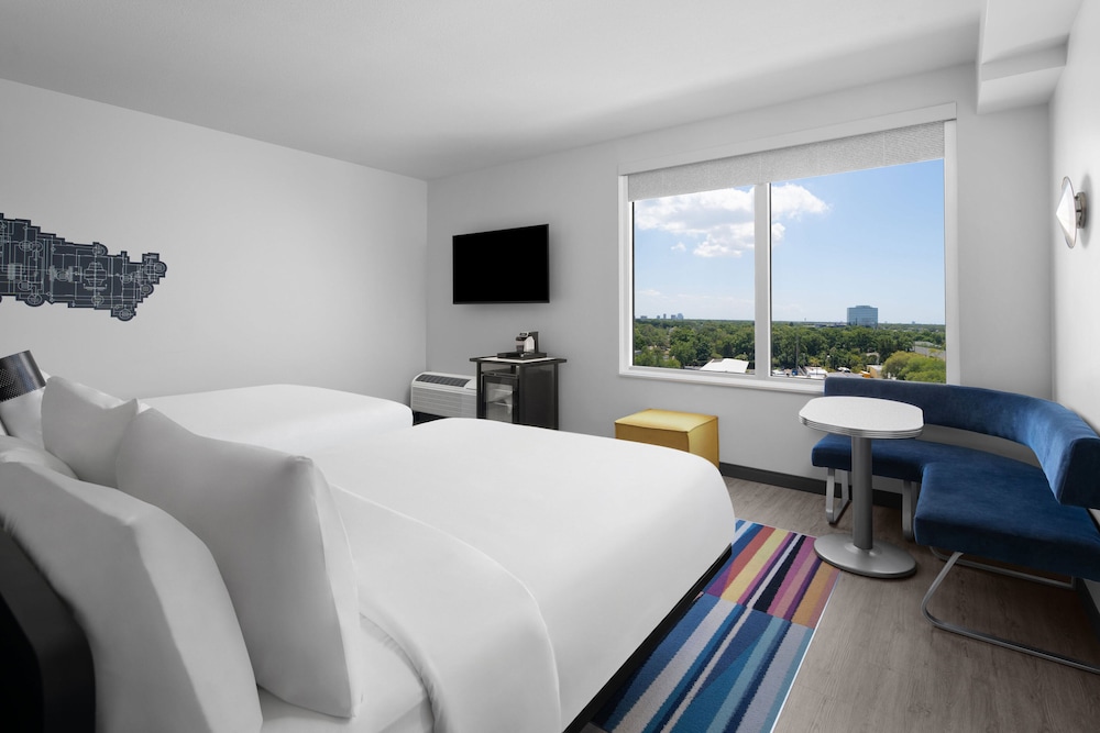 Aloft Tampa Midtown 16/53