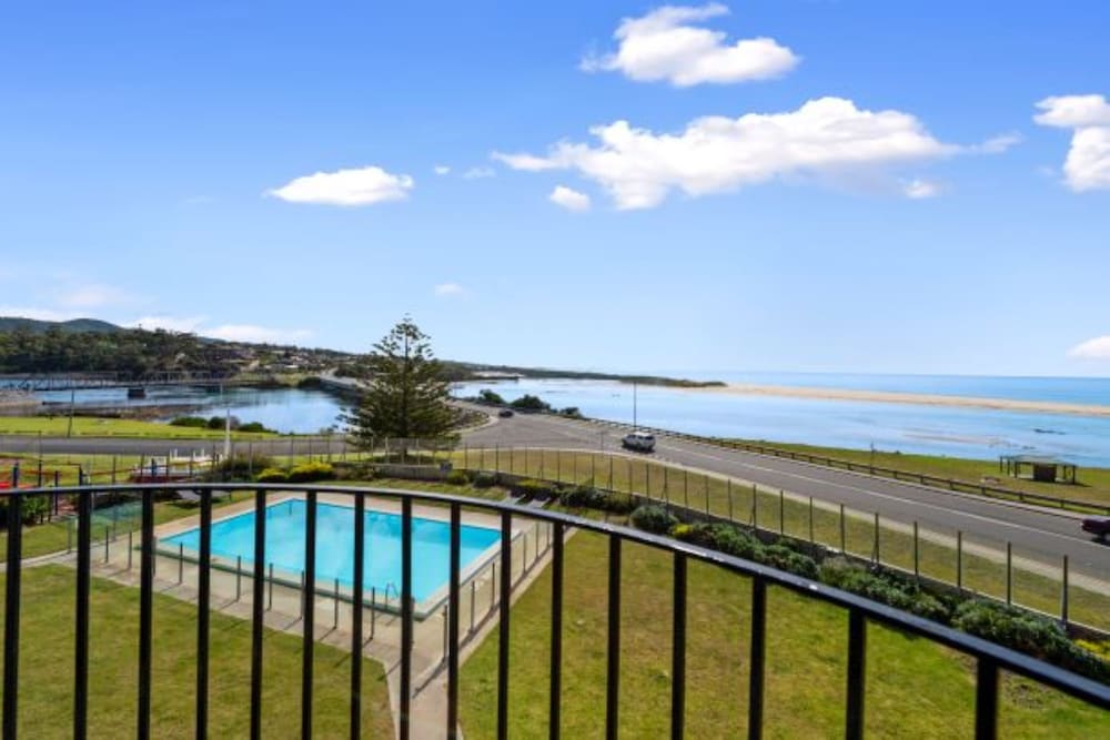 Scamander Beach Resort Hotel 39/49
