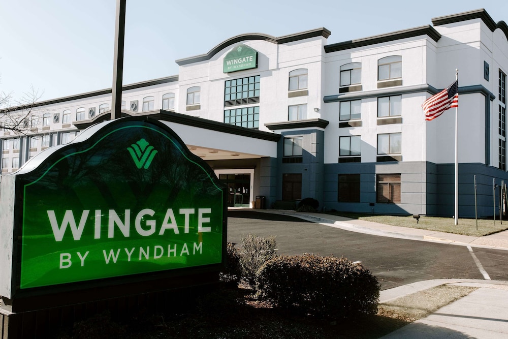 Wingate by Wyndham Chantilly / Dulles Airport 45/48
