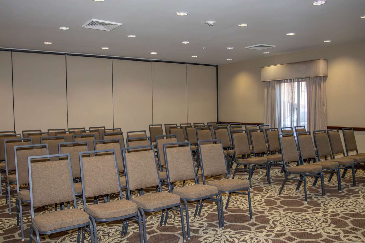 Country Inn & Suites by Radisson, Garden City, KS 6/6