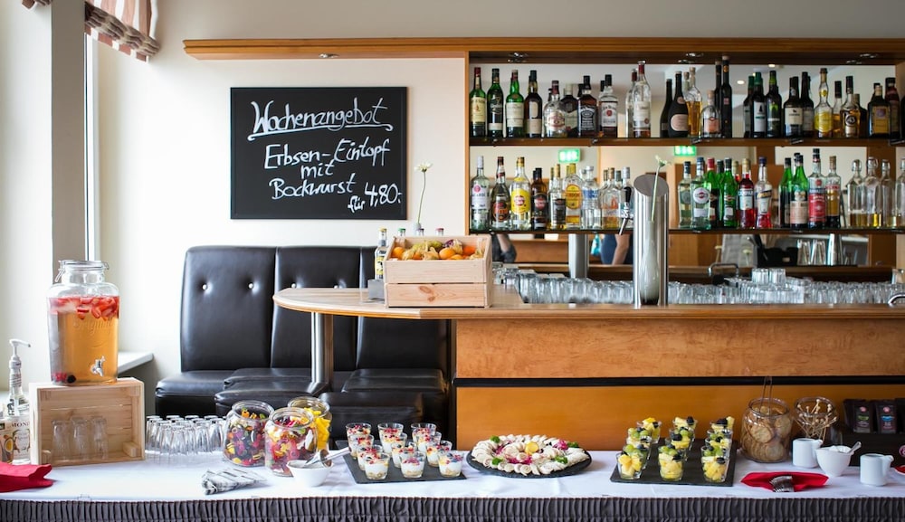 Hotel Am Rhein Wesseling 44/64