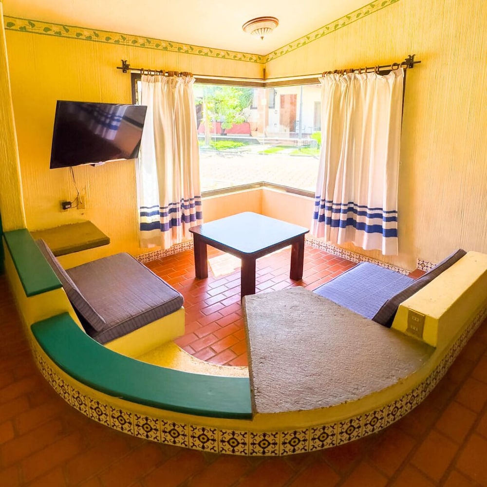 Villas del Sol & Bungalows 32/50