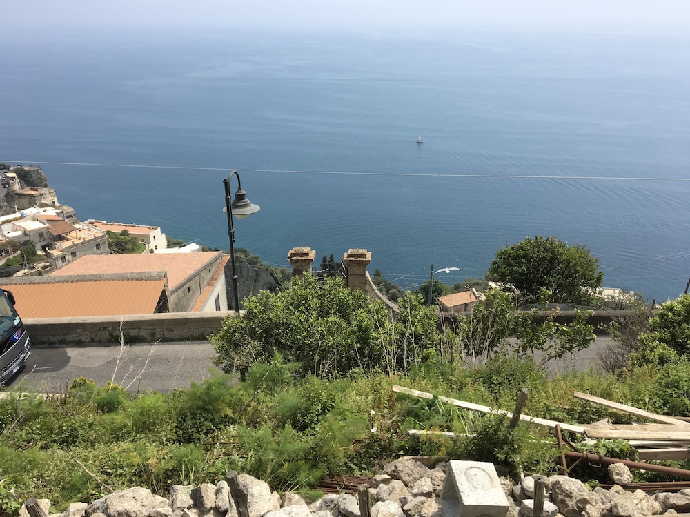 L Antico Borgo Dei Limoni 43/50