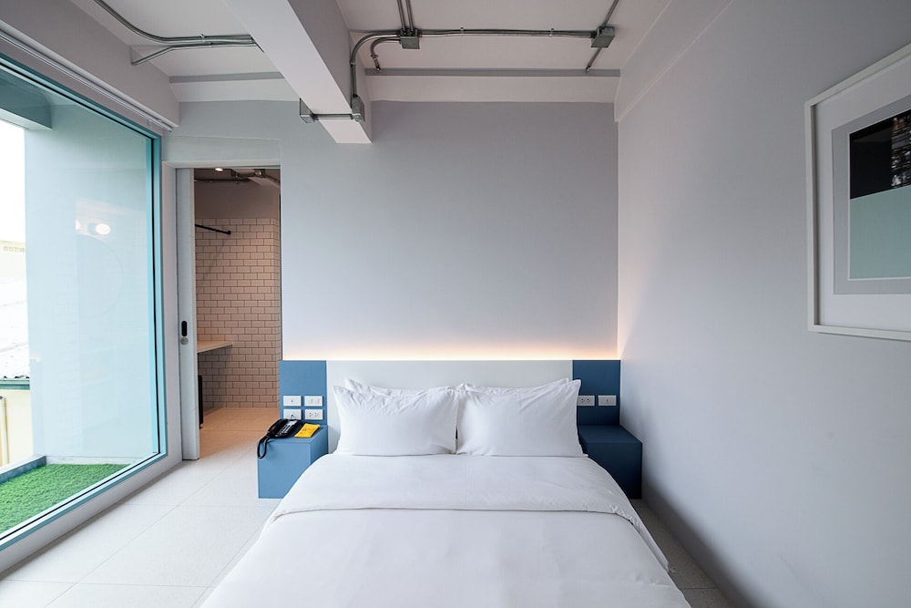 River, Deluxe, Queen Bed