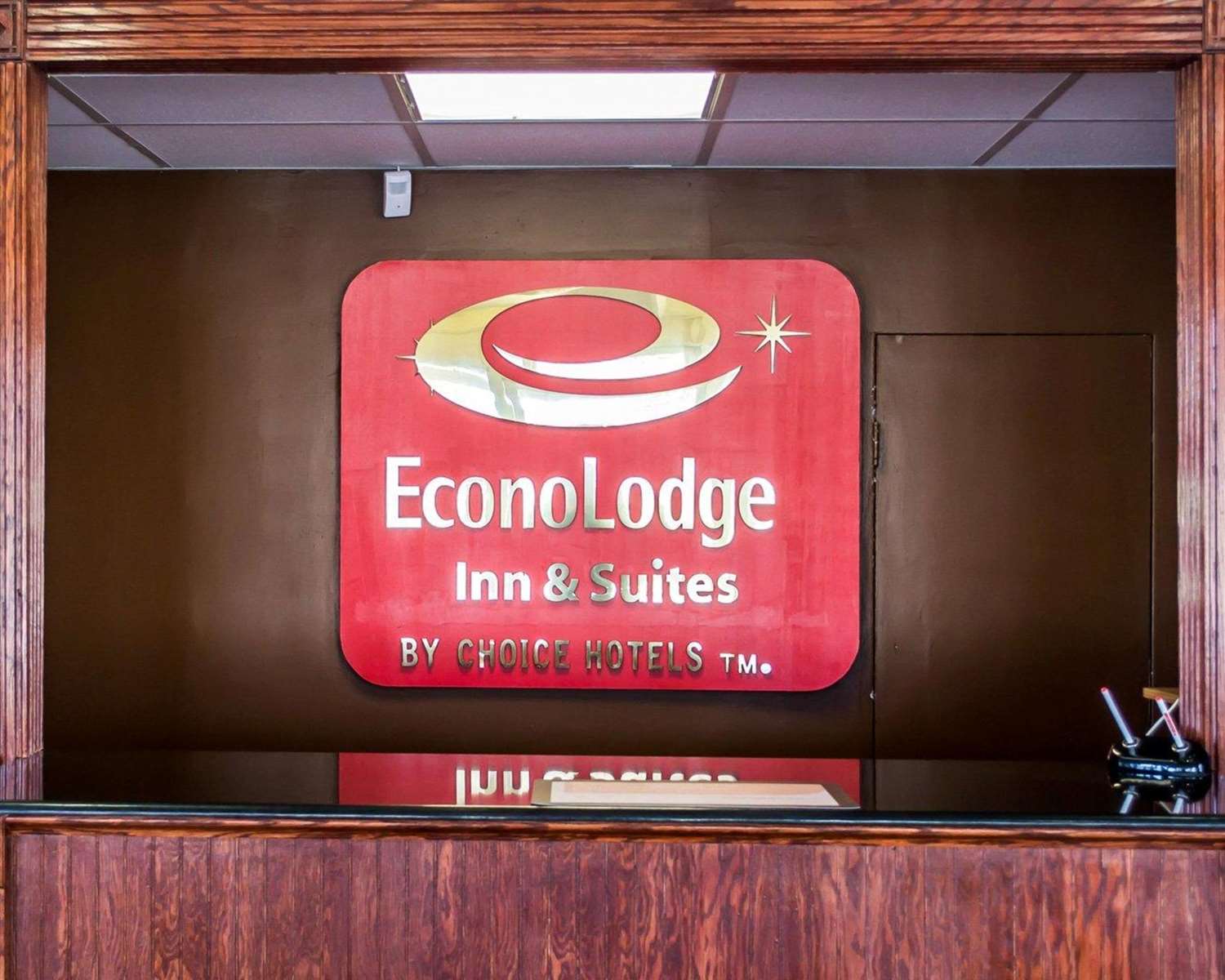 Economy Inn and Suites Warren 13/28