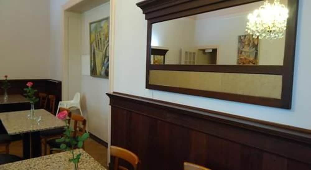 Hotel Aster 8/64