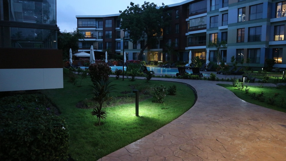 Accra Luxury Apartments Cantonments (Ex A-Lux Apartments) 77/80