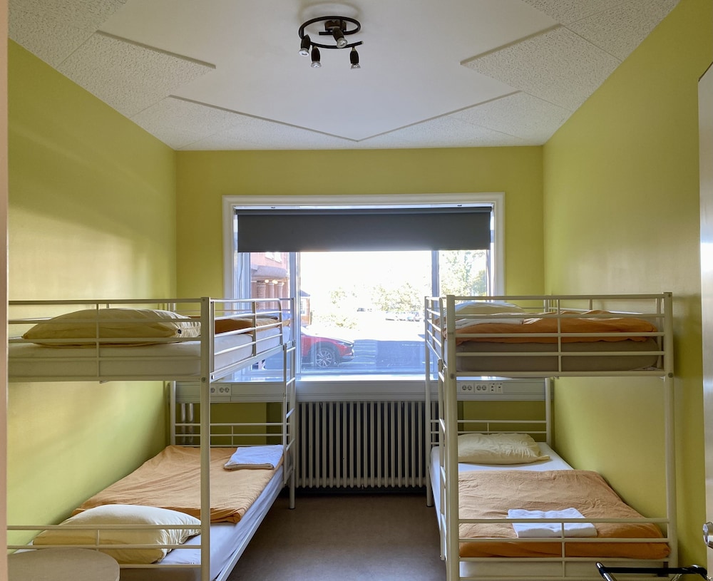 Hostel B47 41/45