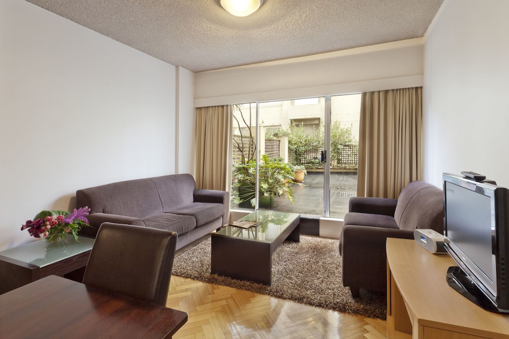 Macleay Hotel 31/46