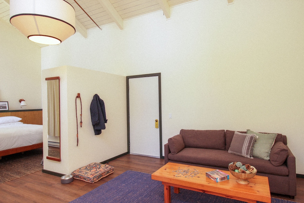 Lodge at Marconi 26/46