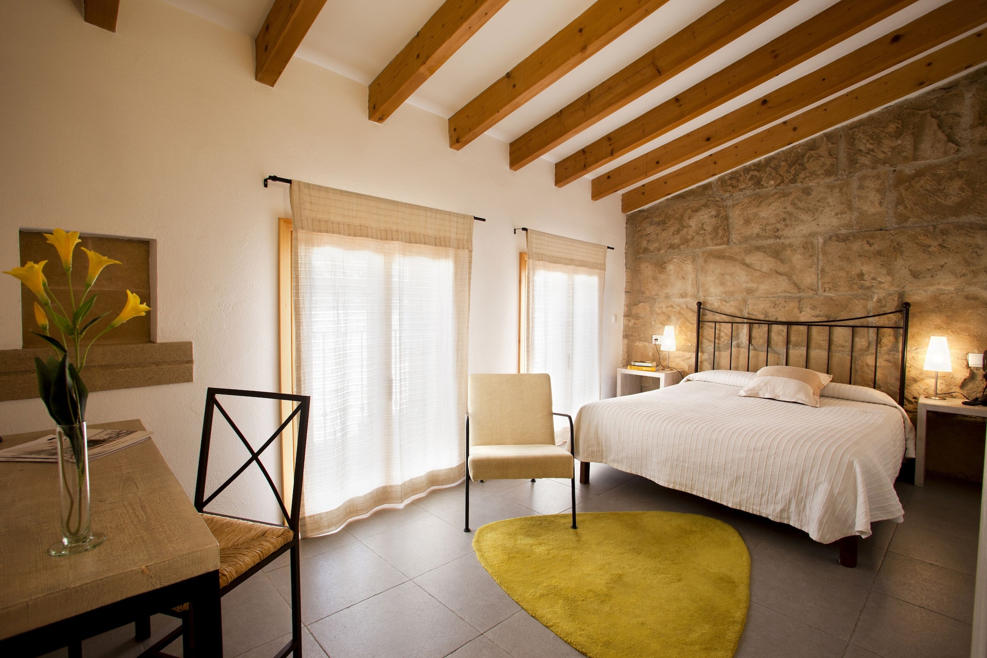 غرفة قياسية بسرير كوين بإطلالة على المدينة، L Hostal 8/10