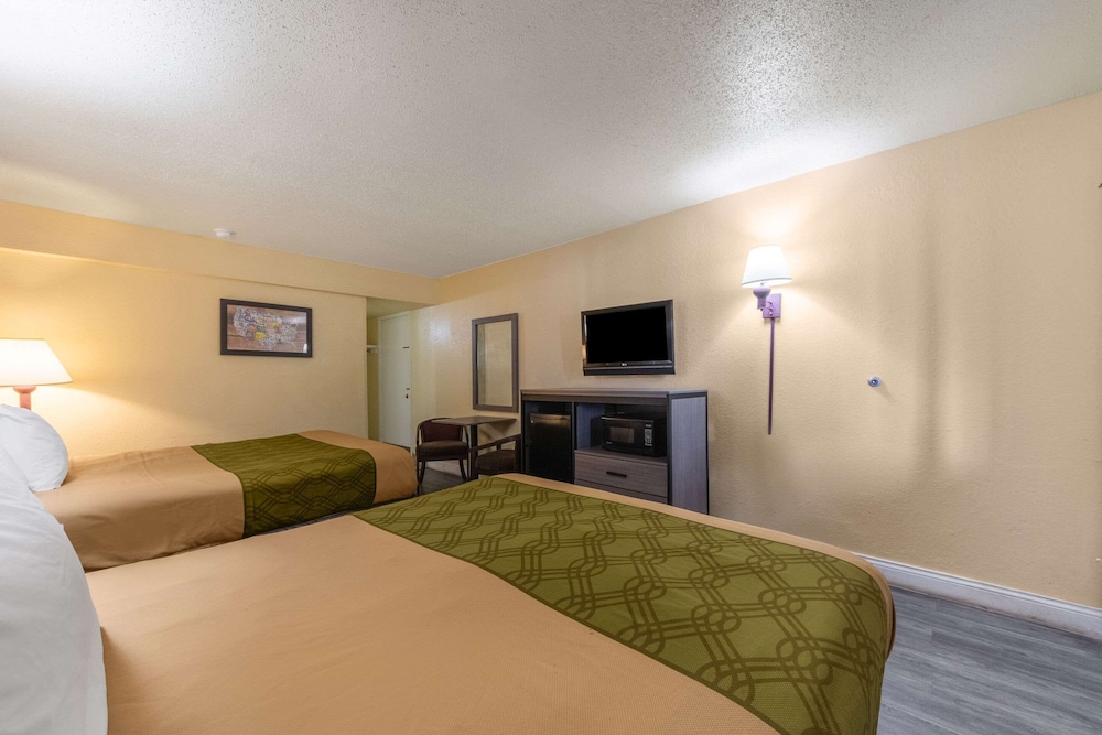 Econo Lodge San Marcos University Area 23/31