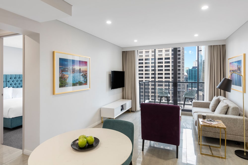 Meriton Suites Pitt Street 36/65