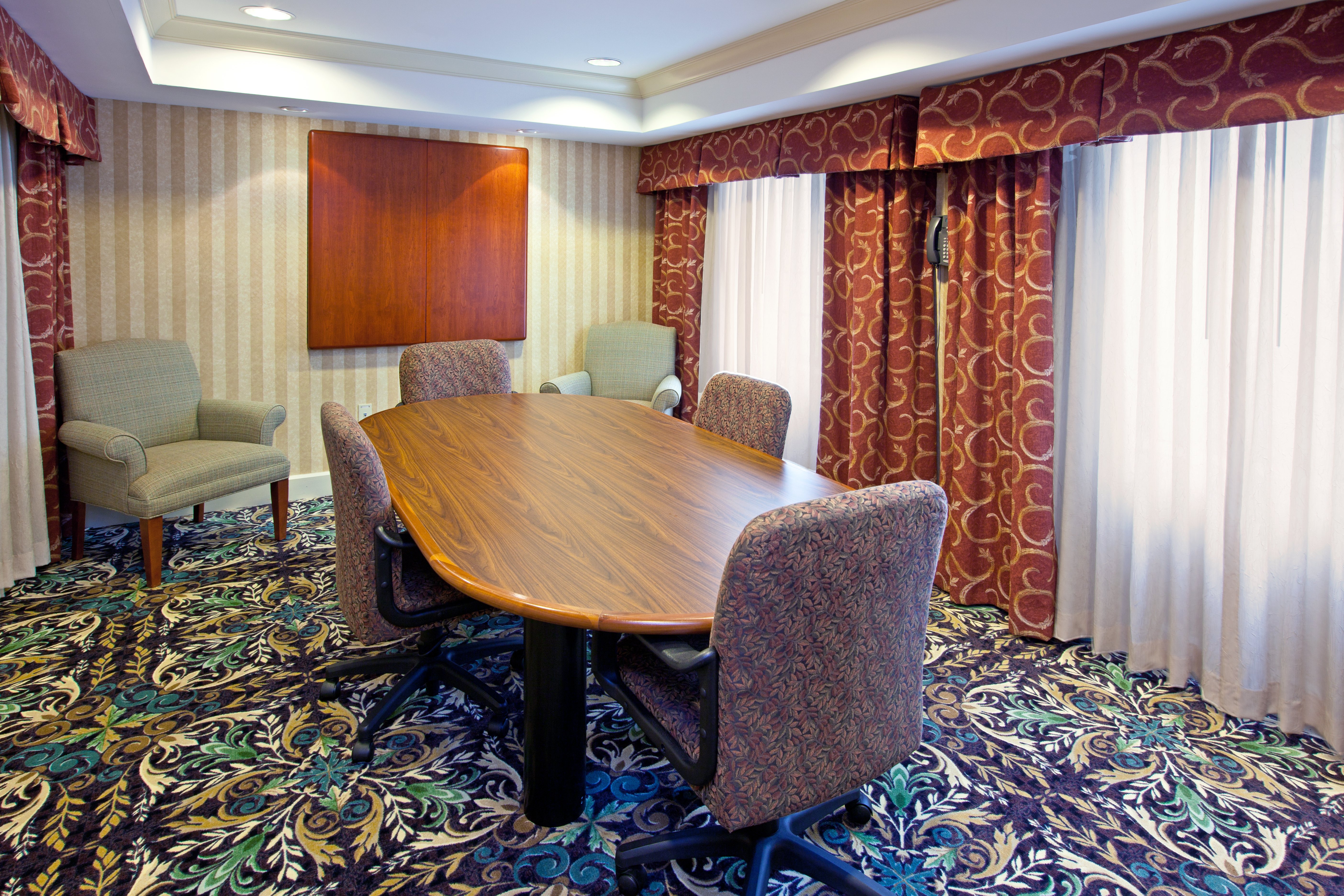 Staybridge Suites Louisville-East 53/61