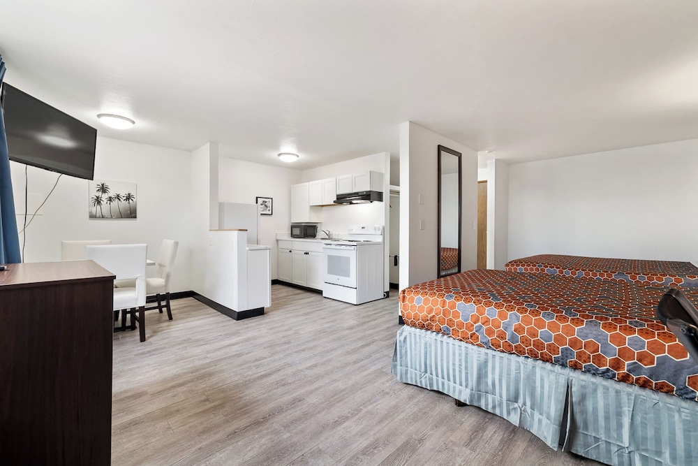 Kennewick Suites 24/58