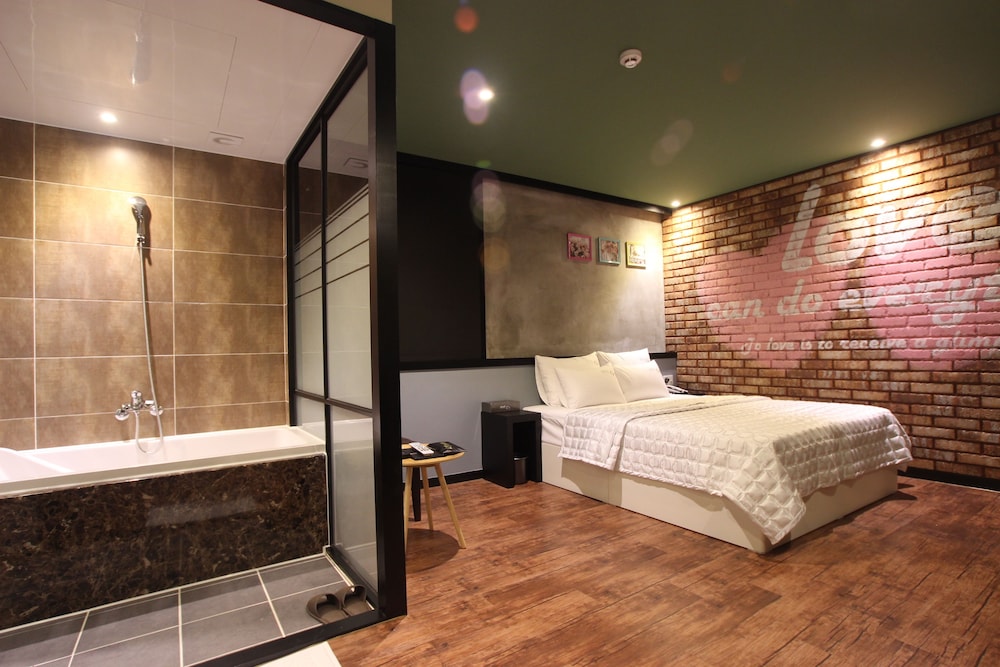 G7 Hotel 14/42