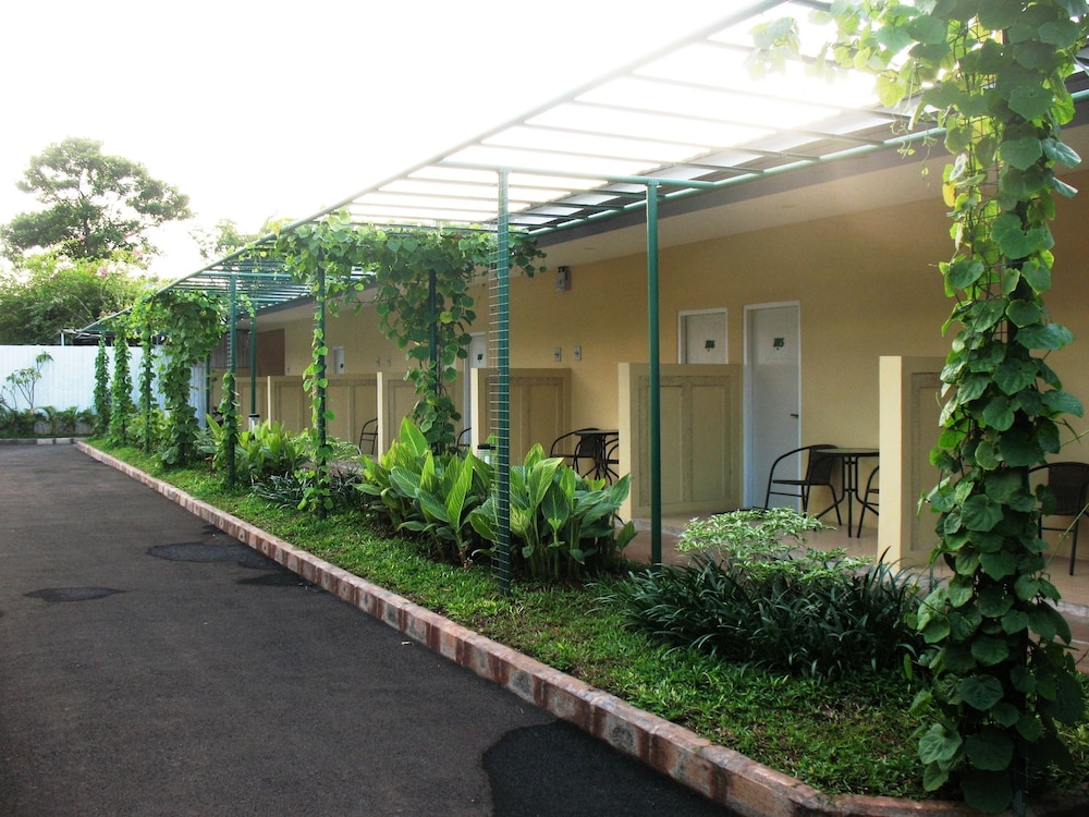 Cengkareng Transit Hotel 44/47