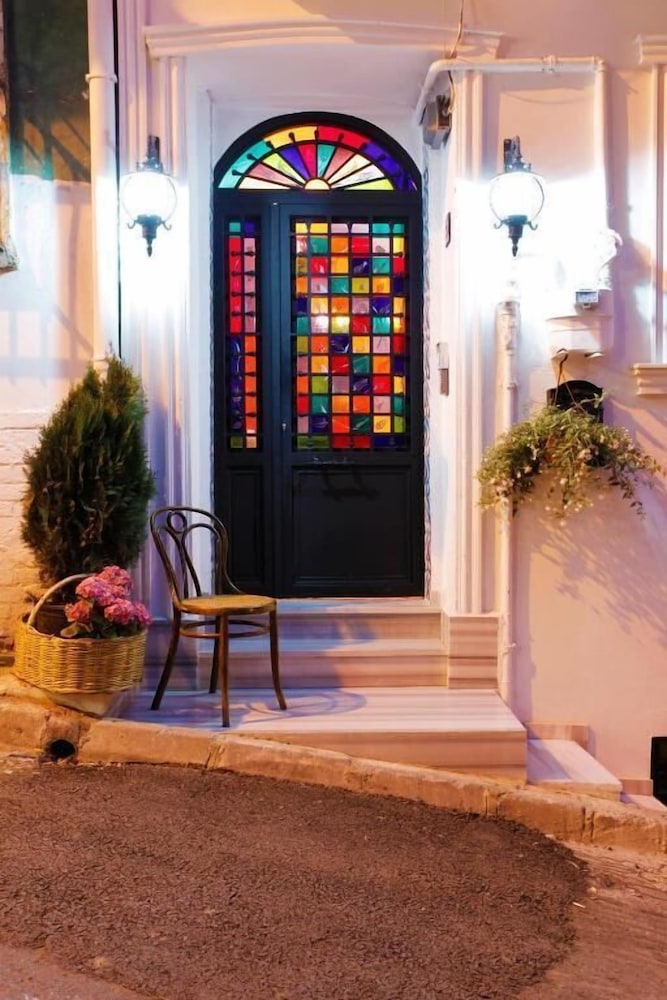 The White Swan Suites Beyoglu 60/74