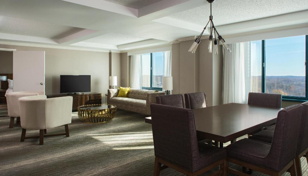 Presidential, Suite, King Bed, Lounge Access