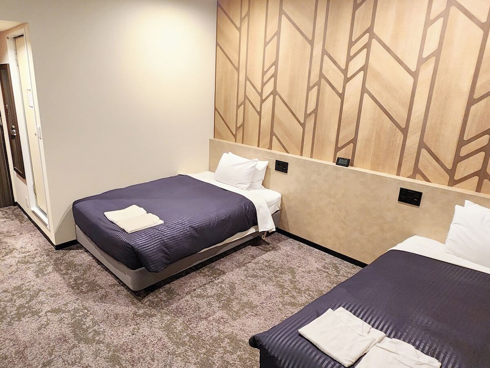 ROOM, TWIN BEDS, SMOKING