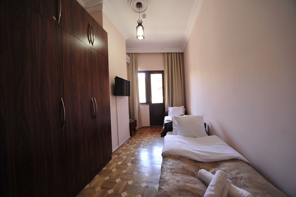Guesthouse And Hostel Batumi Globus 10/46